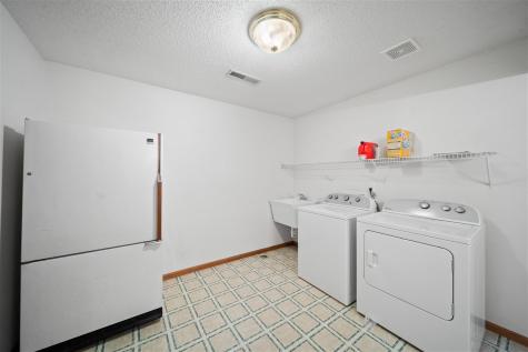 502 Plum Street Solon IA 52333