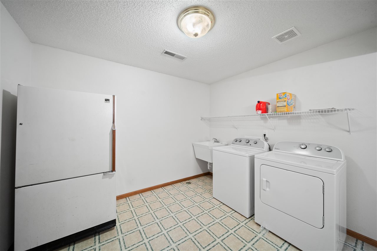502 Plum Street Solon IA 52333