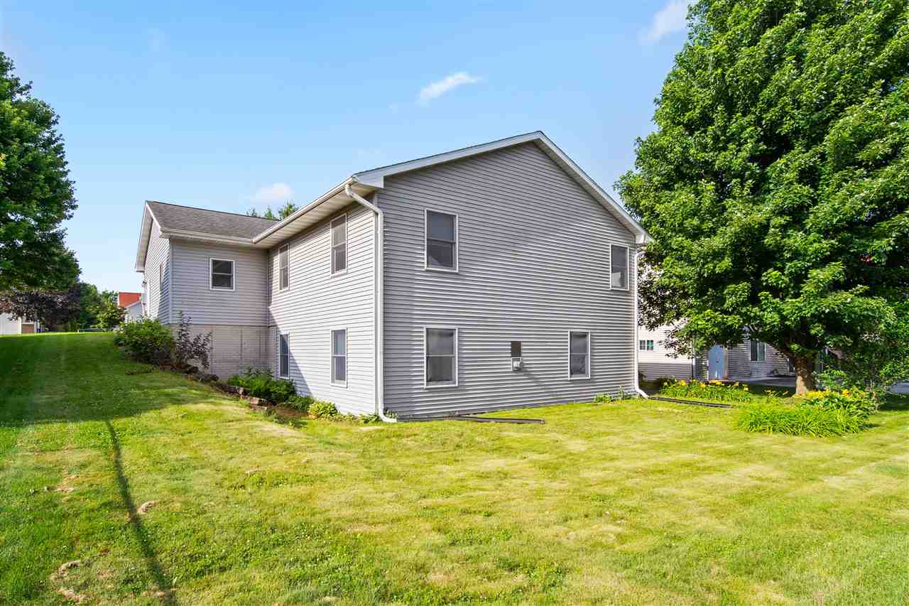 502 Plum Street Solon IA 52333