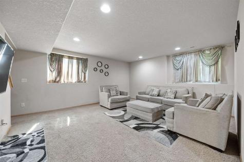 37 Ash Court North Liberty IA 52317