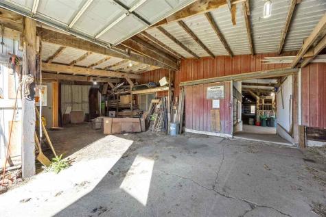 1921 210th Manchester IA 52057