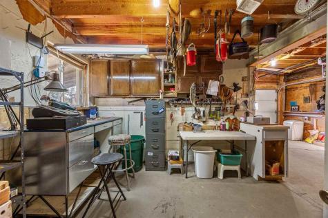 1921 210th Manchester IA 52057