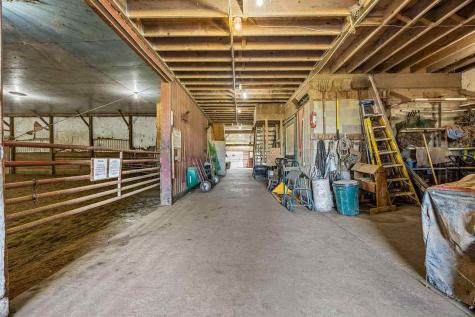 1921 210th Manchester IA 52057
