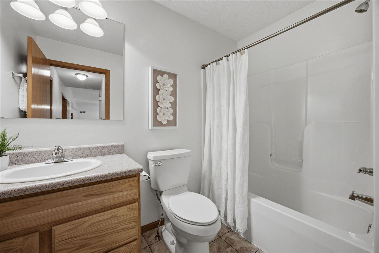 181 Bear Creek Court Palo IA 52324