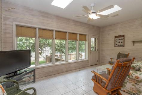 1410 E Harrison Washington IA 52353