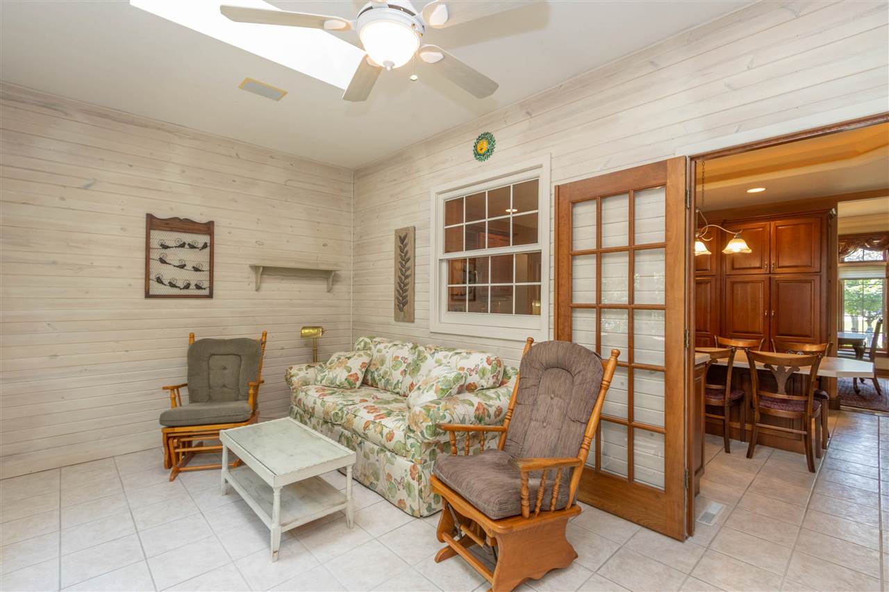 1410 E Harrison Washington IA 52353