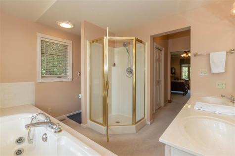 1410 E Harrison Washington IA 52353
