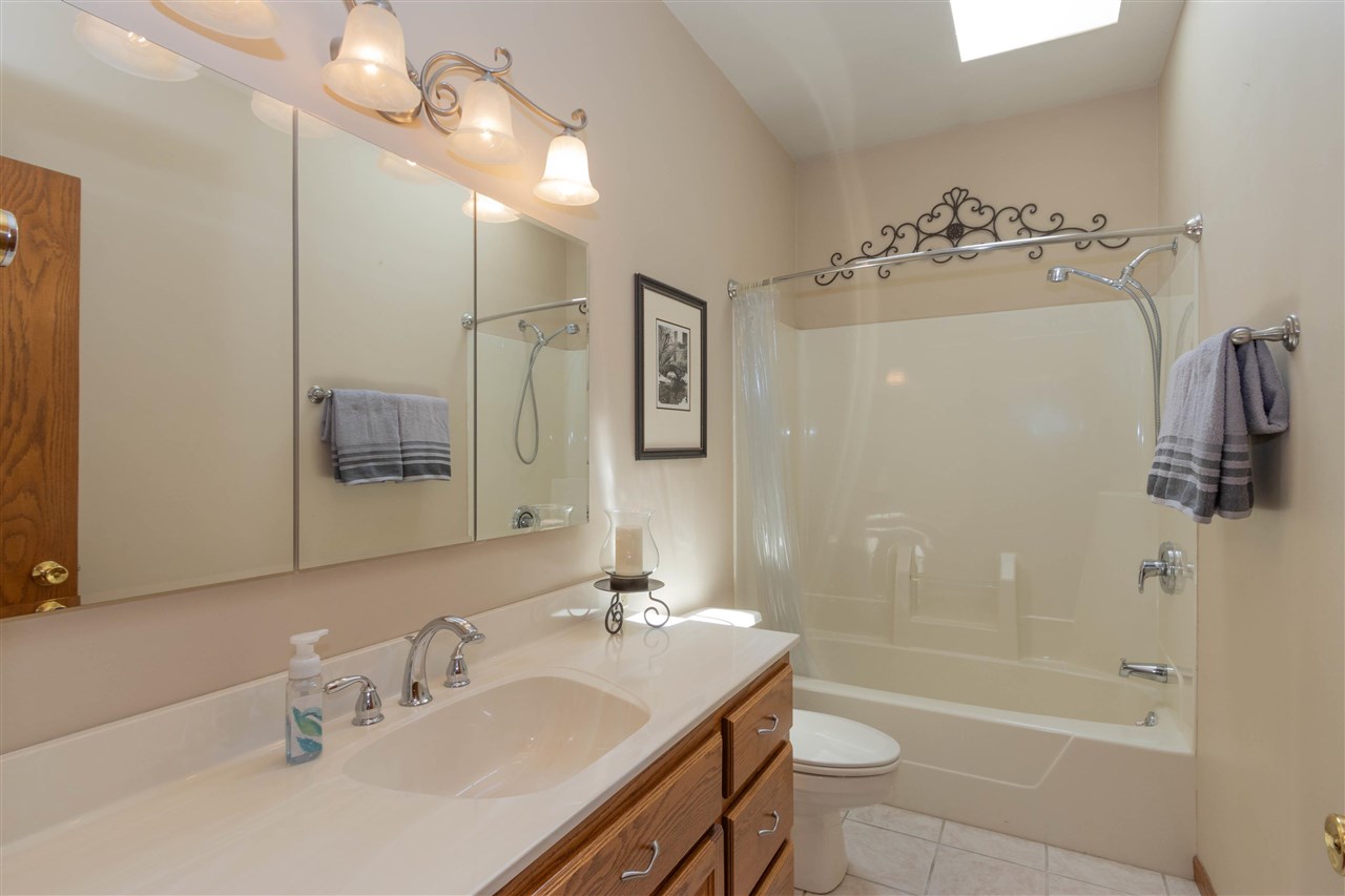 1410 E Harrison Washington IA 52353