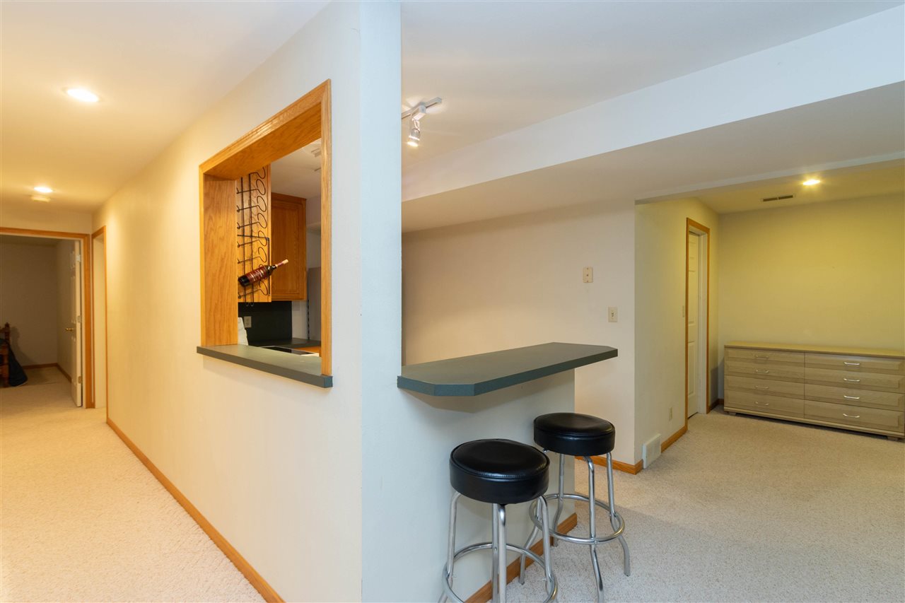 1410 E Harrison Washington IA 52353