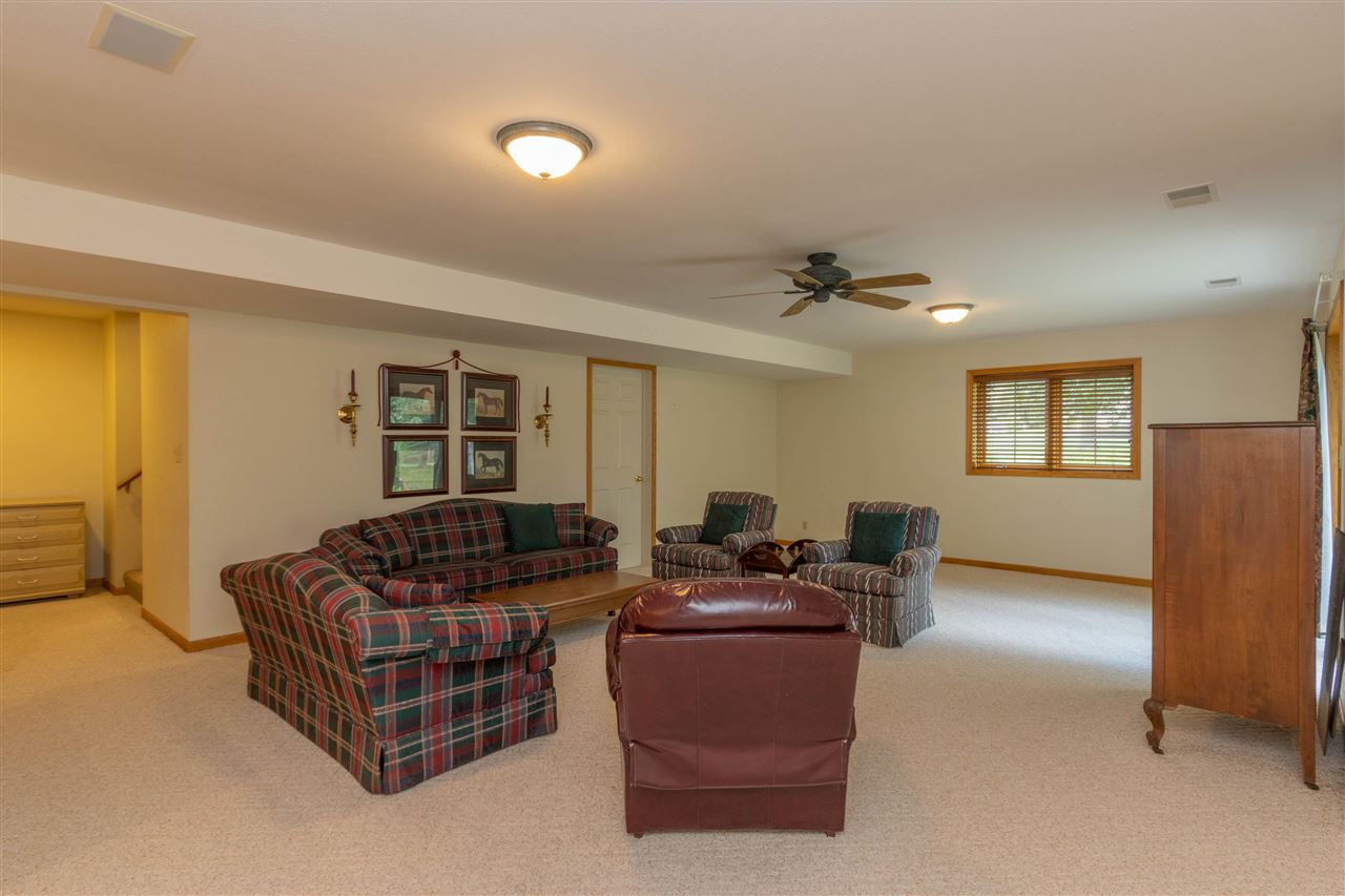 1410 E Harrison Washington IA 52353