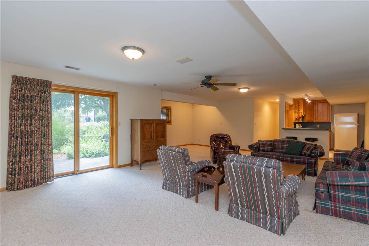 1410 E Harrison Washington IA 52353