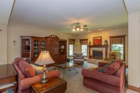 1410 E Harrison Washington IA 52353