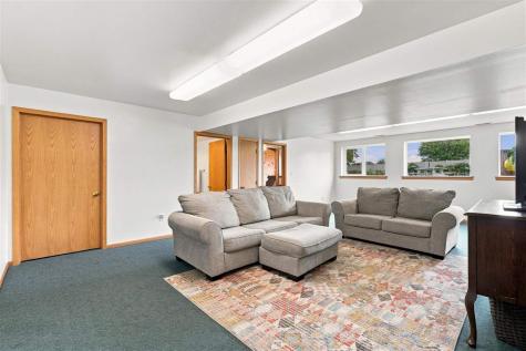 405 E 14th Street Washington IA 52353