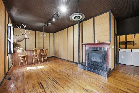 1502 SW Black Diamond Road Oxford IA 52322