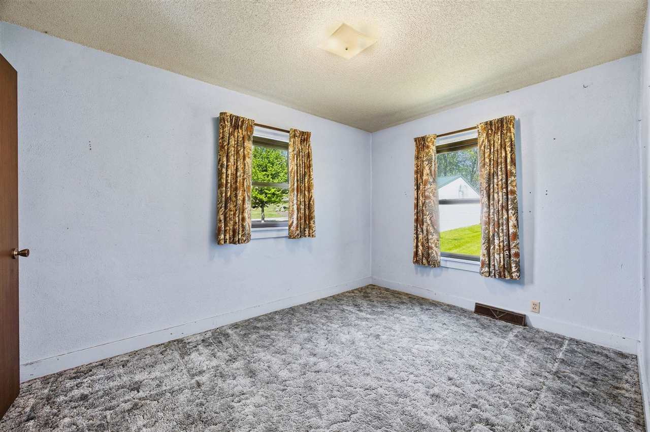 1502 SW Black Diamond Road Oxford IA 52322