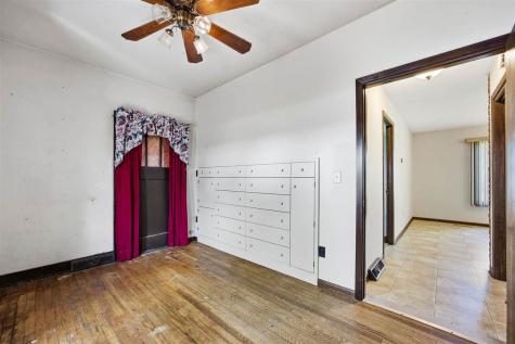1502 SW Black Diamond Road Oxford IA 52322