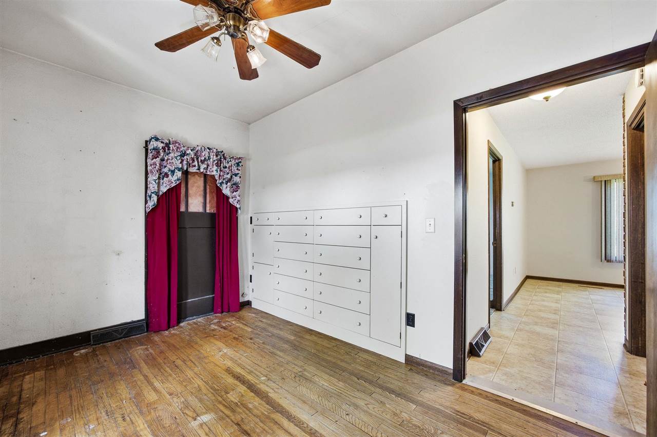 1502 SW Black Diamond Road Oxford IA 52322
