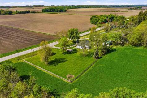 1502 SW Black Diamond Road Oxford IA 52322
