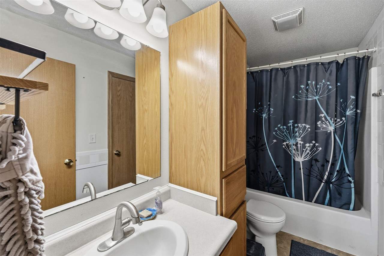 518 Tulip Court Tiffin IA 52340