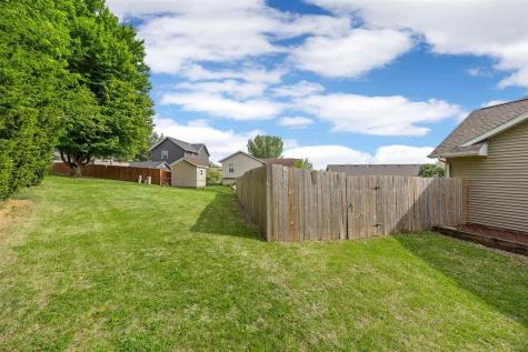 518 Tulip Court Tiffin IA 52340