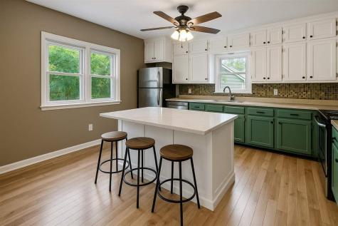1607 Ridge Street Iowa City IA 52240
