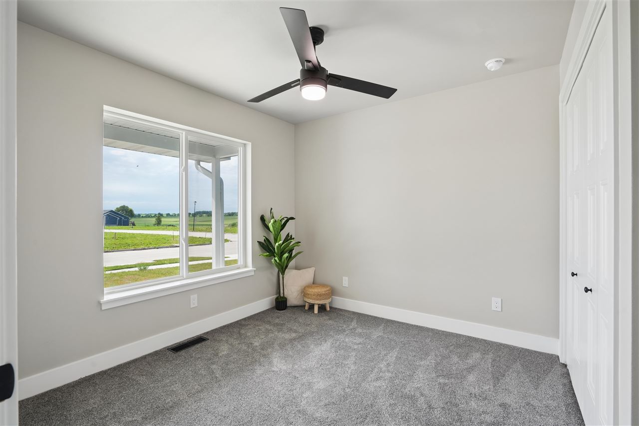 808 Crestview Drive Solon IA 52333