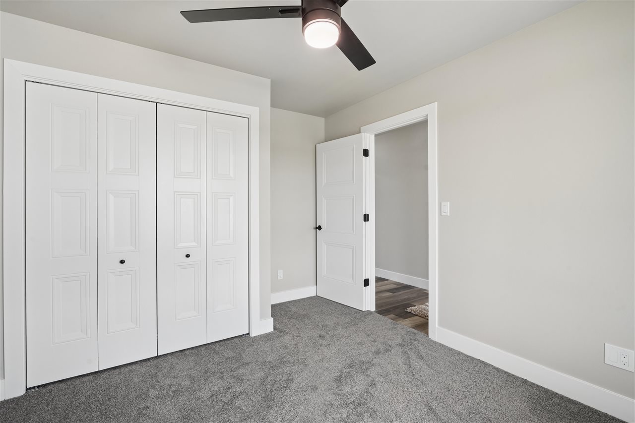808 Crestview Drive Solon IA 52333