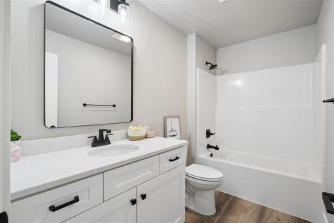 808 Crestview Drive Solon IA 52333