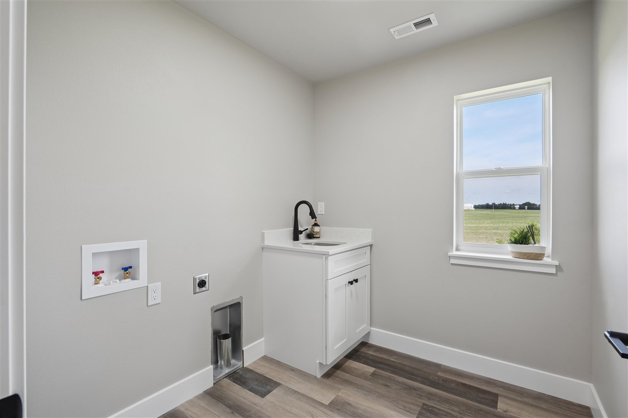 808 Crestview Drive Solon IA 52333