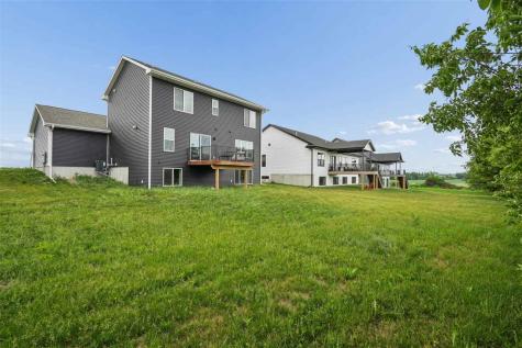808 Crestview Drive Solon IA 52333