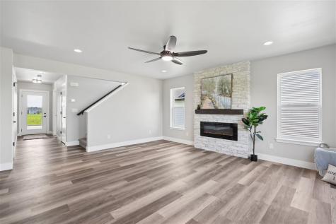 808 Crestview Drive Solon IA 52333