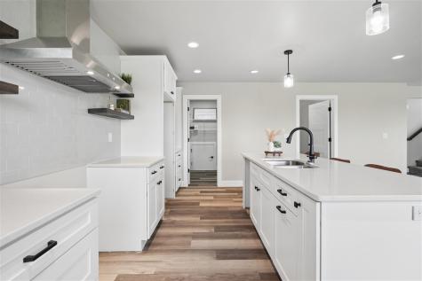 808 Crestview Drive Solon IA 52333