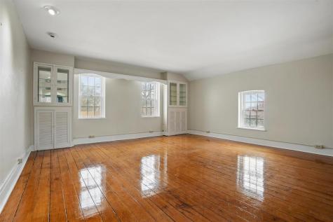 4506 220th Trail Amana IA 52203