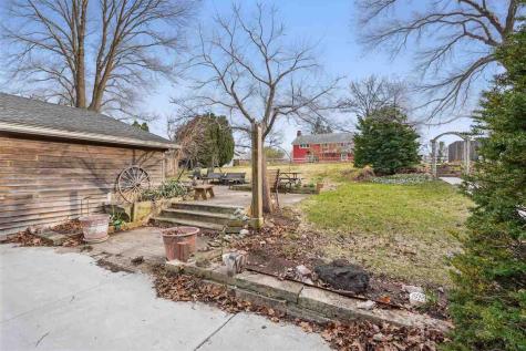 4506 220th Trail Amana IA 52203