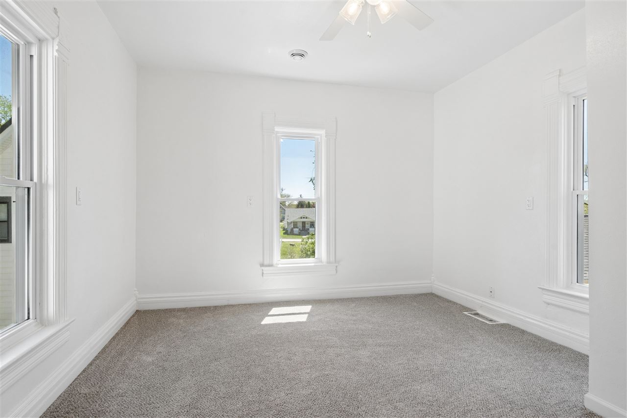 401 S Market Street Solon IA 52333