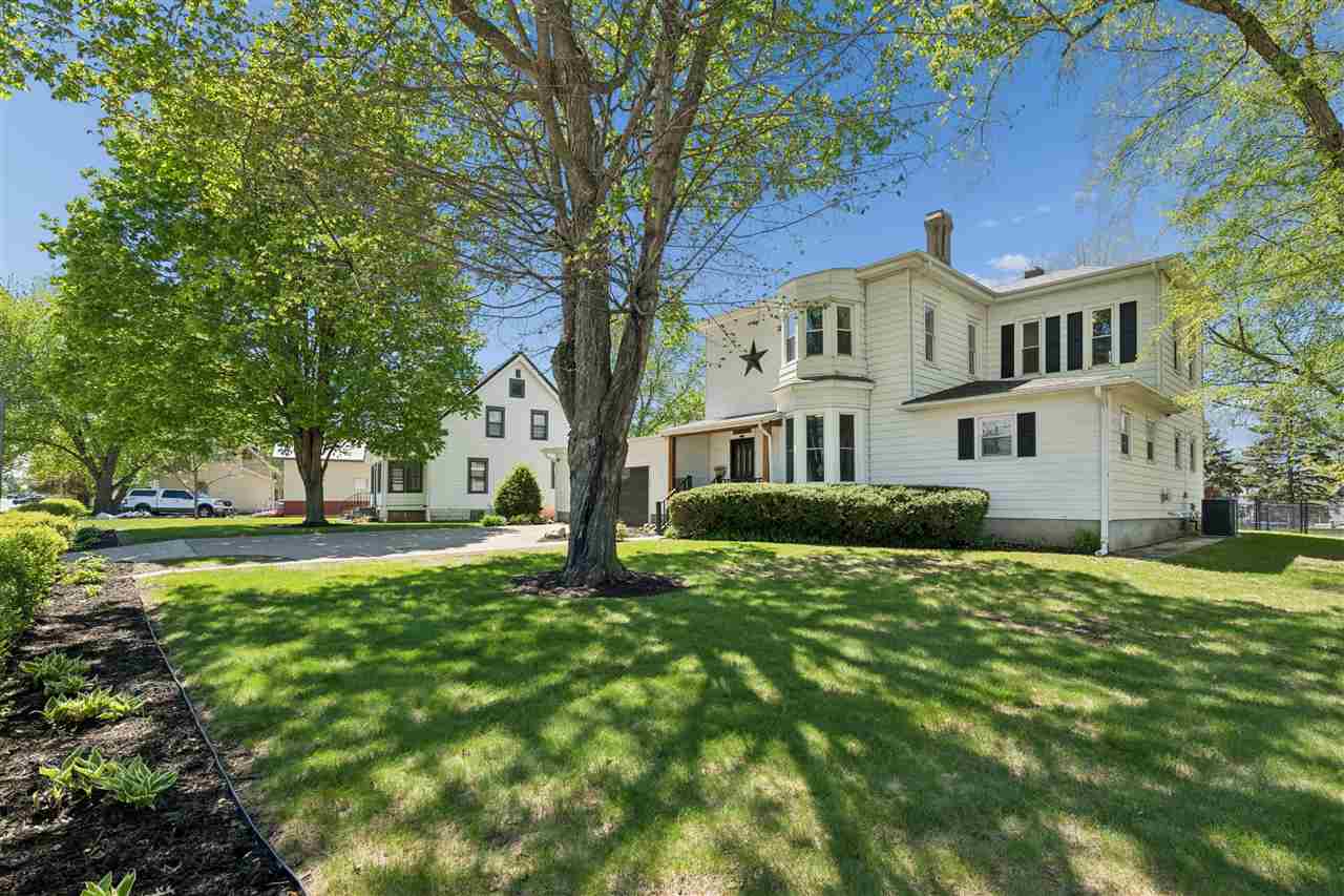 401 S Market Street Solon IA 52333