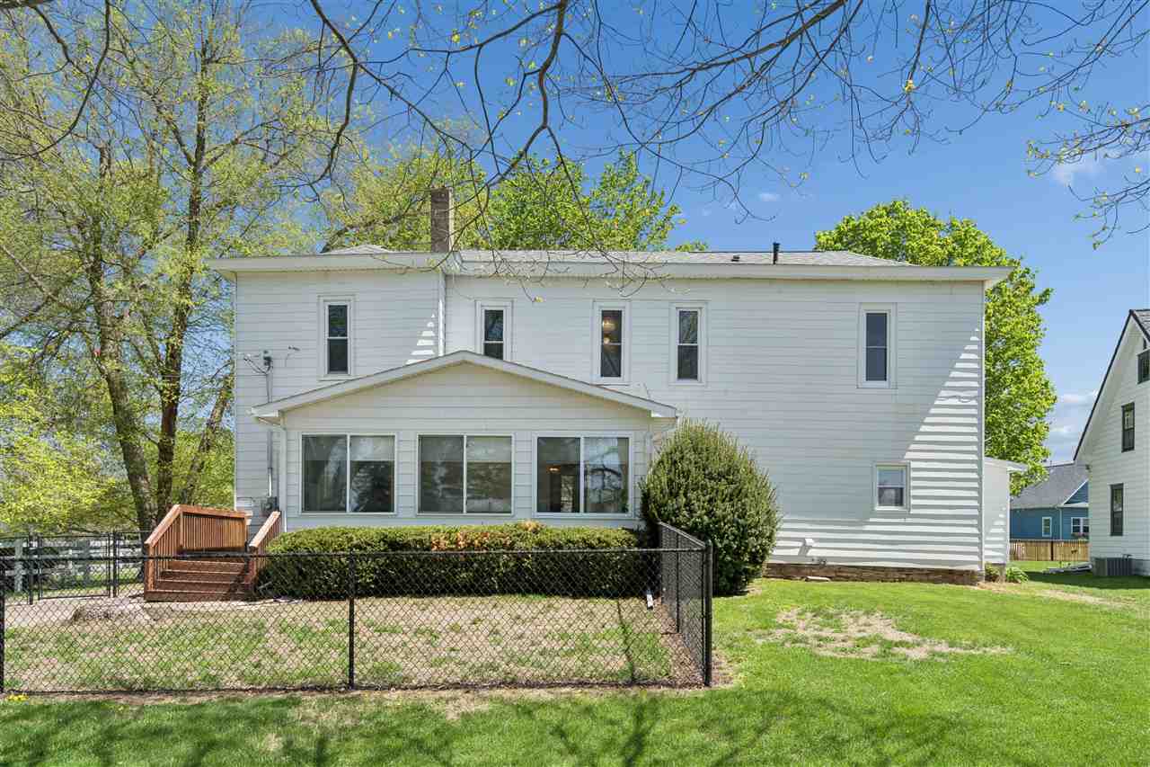 401 S Market Street Solon IA 52333