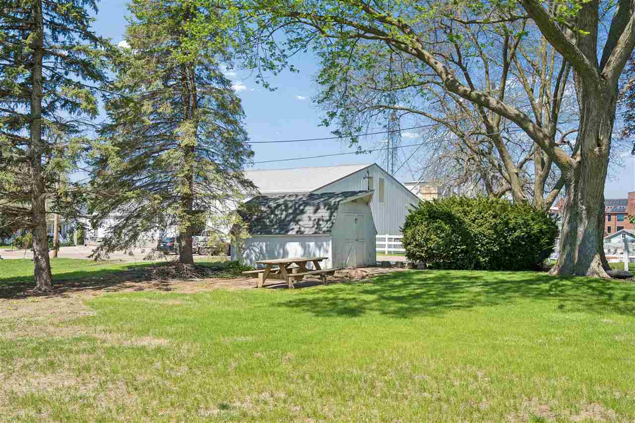 401 S Market Street Solon IA 52333