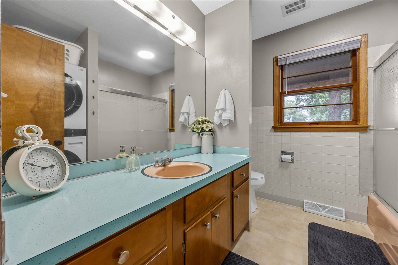 2305 Wayne Avenue Iowa City IA 52240