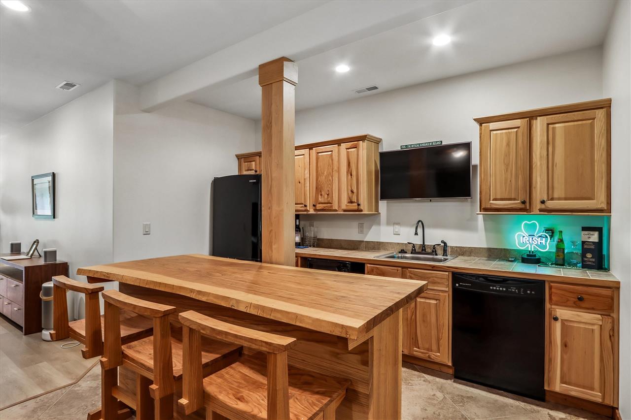 1490 Cypress Circle North Liberty IA 52317