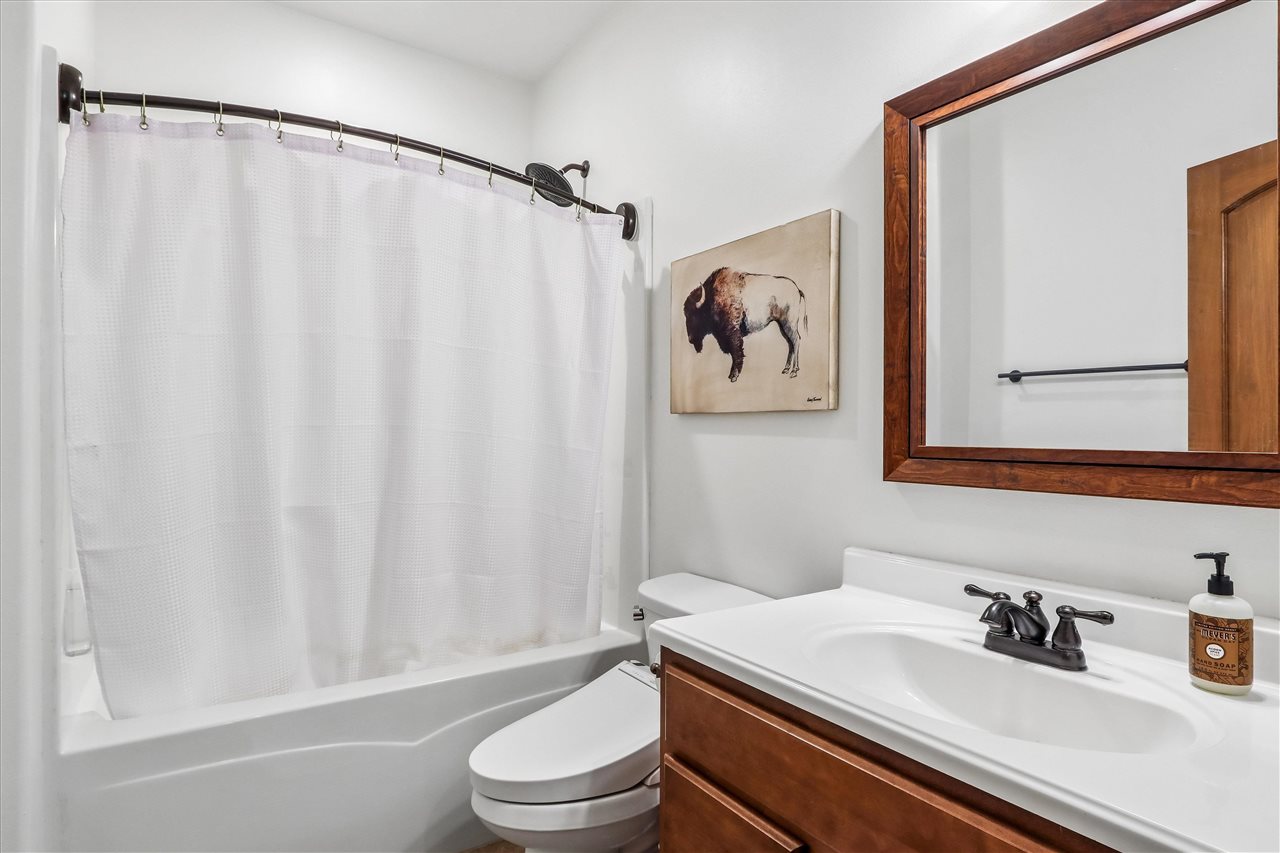 1490 Cypress Circle North Liberty IA 52317