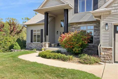1490 Cypress Circle North Liberty IA 52317
