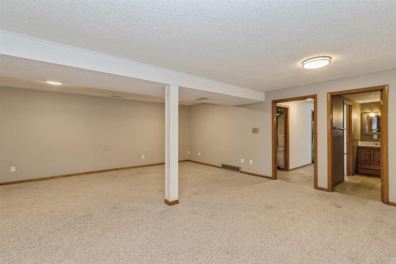 922 Wylde Green Road Iowa City IA 52246