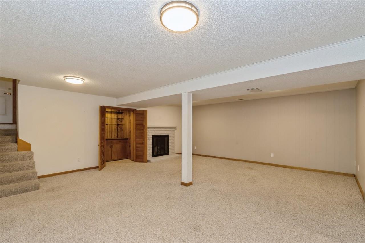 922 Wylde Green Road Iowa City IA 52246