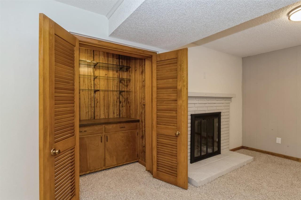 922 Wylde Green Road Iowa City IA 52246