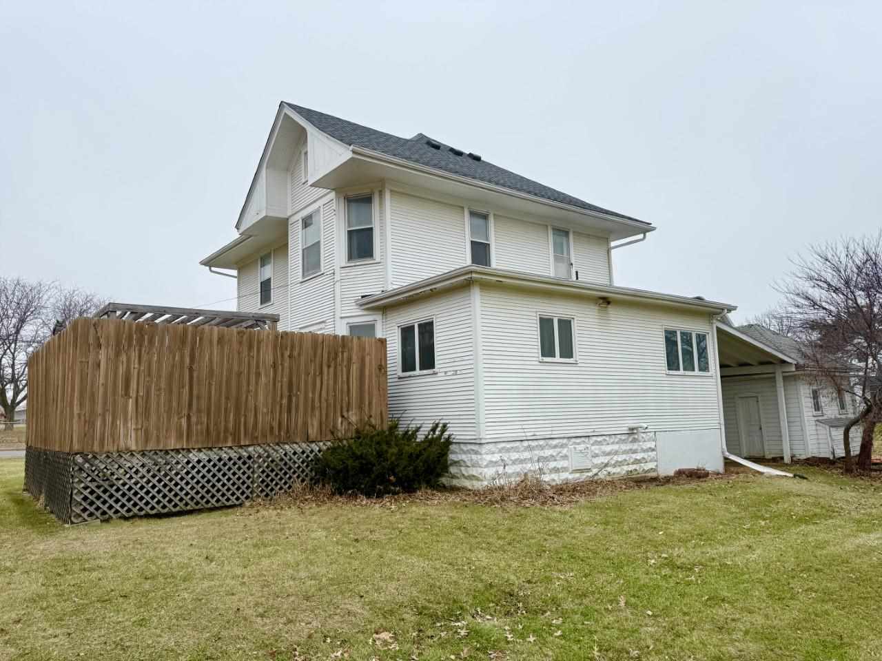100 E Welsh Street Williamsburg IA 52361