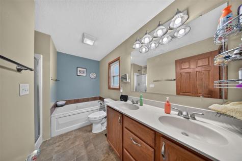 105 W 16th Street West Liberty IA 52776