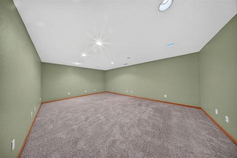 105 W 16th Street West Liberty IA 52776