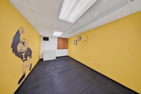 105 W 16th Street West Liberty IA 52776