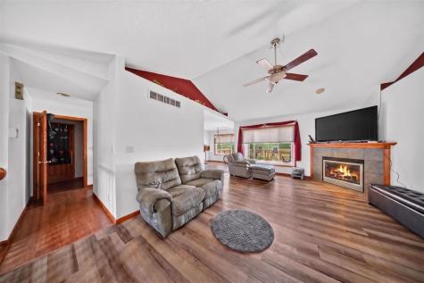 105 W 16th Street West Liberty IA 52776